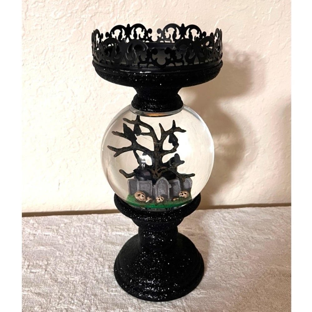BATH & BODY WORKS CEMETERY CANDLE GLOBE